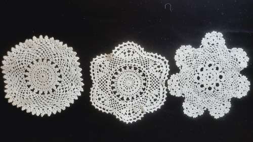 3 small white doilies - 13-14cm
