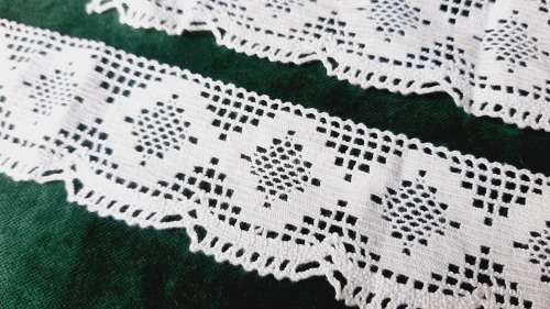 Two pieces of vintage lace trim - white - 5cm wide - 33 and 57 cm long