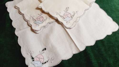 3 cream cotton napkins -with embroidery - 28 x 28cm