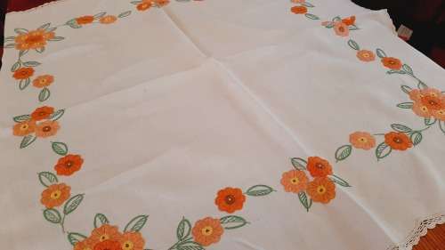 Square linen tablecloth, off white colour, with flower hand embroidery 80 x 80 cm