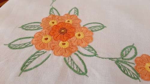 Square linen tablecloth, off white colour, with flower hand embroidery 80 x 80 cm