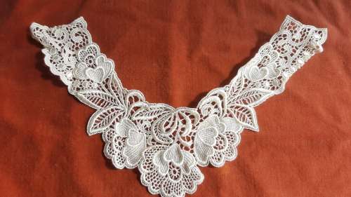 Vintage lace collar detail trim