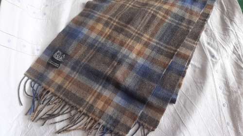 Jos A. Bank 100% cashmere scarf  150 x 30cm