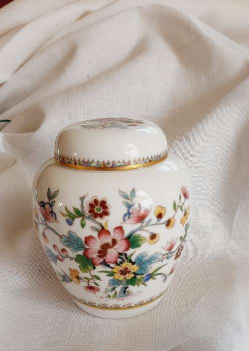 Small Coalport ginger jar - Ming Rose - 9cm high, 9cm wide