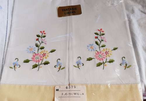 4 Vintage, cotton, guest towels with embroidery