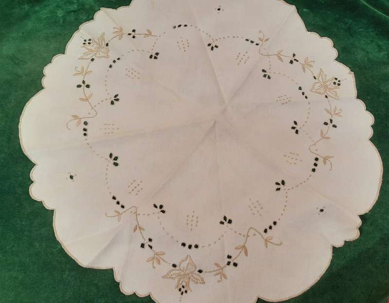 Embroidered doilie/ doilie - cream and brown 45 cm