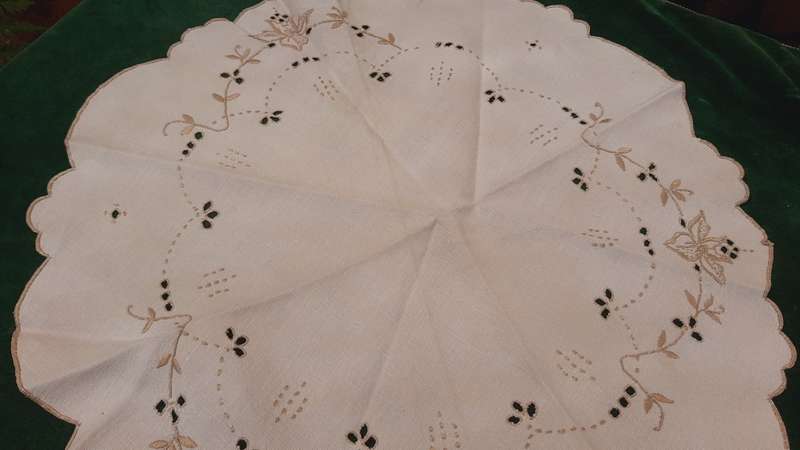 Embroidered doilie/ doilie - cream and brown 45 cm
