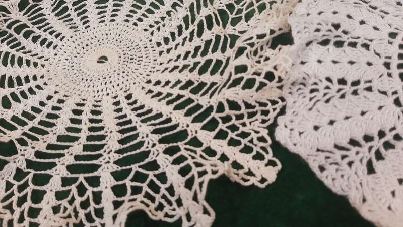 3 doilies - white - 23, 24 and 36cm diameter
