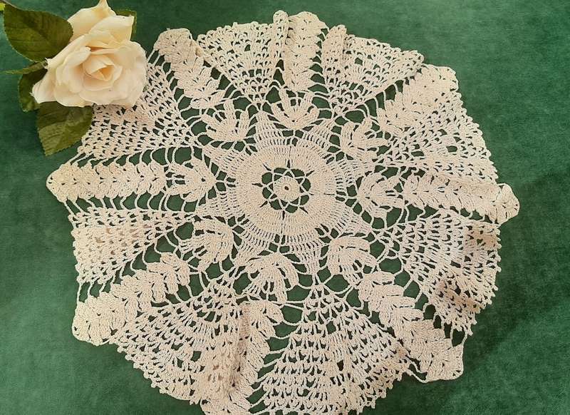 Crochet doily/doilie - 36cm - beige/ecru - ruffled