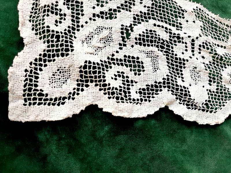 Hand knotted filet lace edging - damaged -