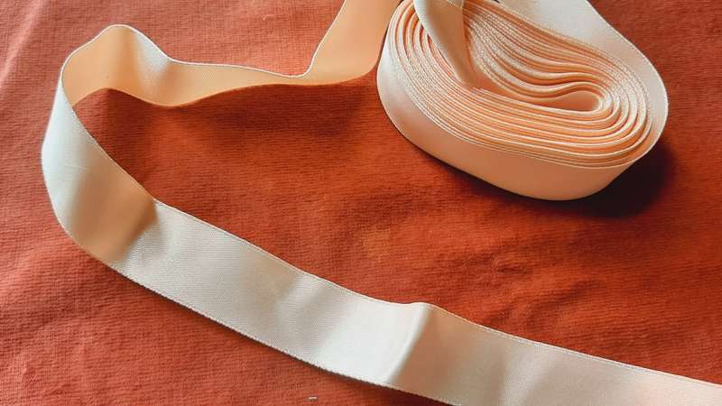 Pale pink satin ribbon 2,5cm wide - 3m