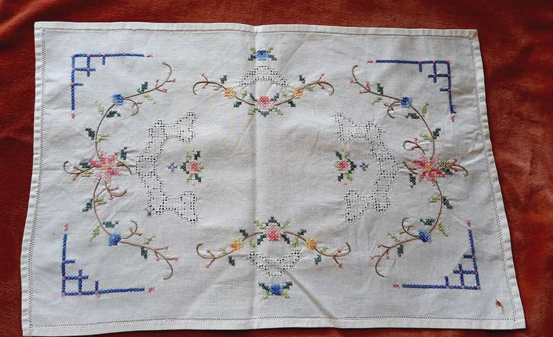 Cotton cross stitch tray cloth -off white - 40 x 26cm