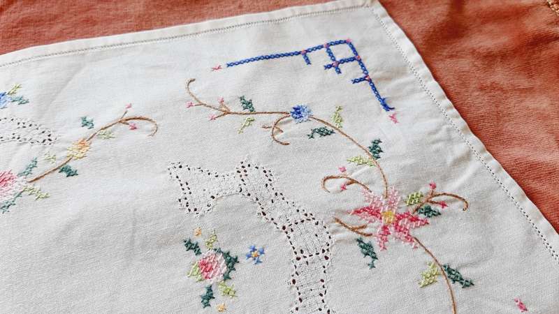 Cotton cross stitch tray cloth -off white - 40 x 26cm