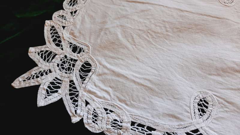 Battenburg lace tray cloth -white - 42 x 28 cm