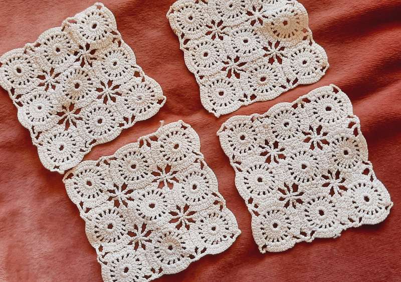 4 small crochet squares - 8 x 8 cm