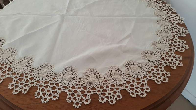 Cream tablecloth with ring crochet edging - round - 130 cm diameter