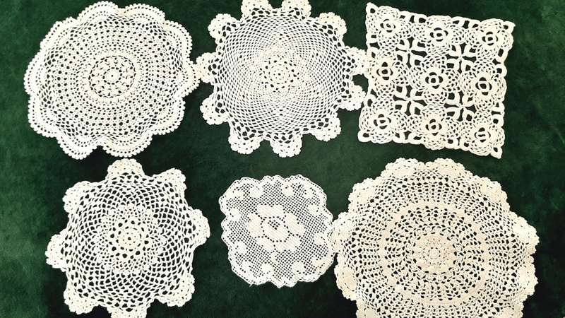 Lot of 6 doilies -  13-21cm