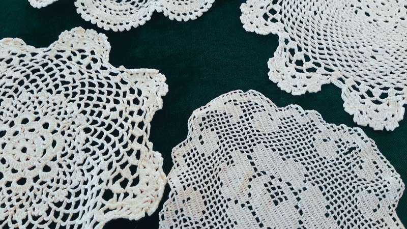 Lot of 6 doilies -  13-21cm