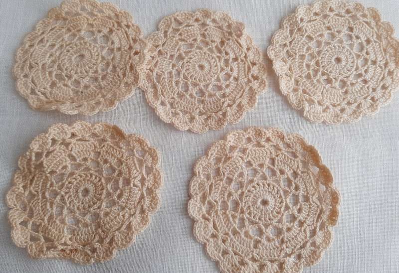 5 small crochet doilies - 8 cm diameter