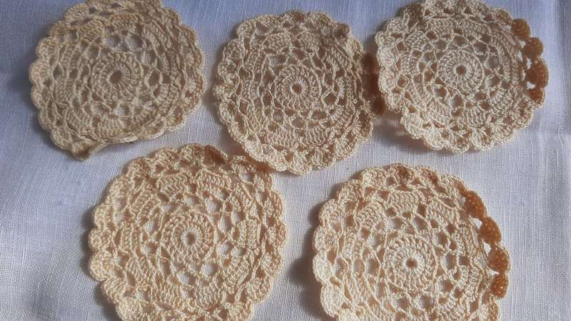 5 small crochet doilies - 8 cm diameter