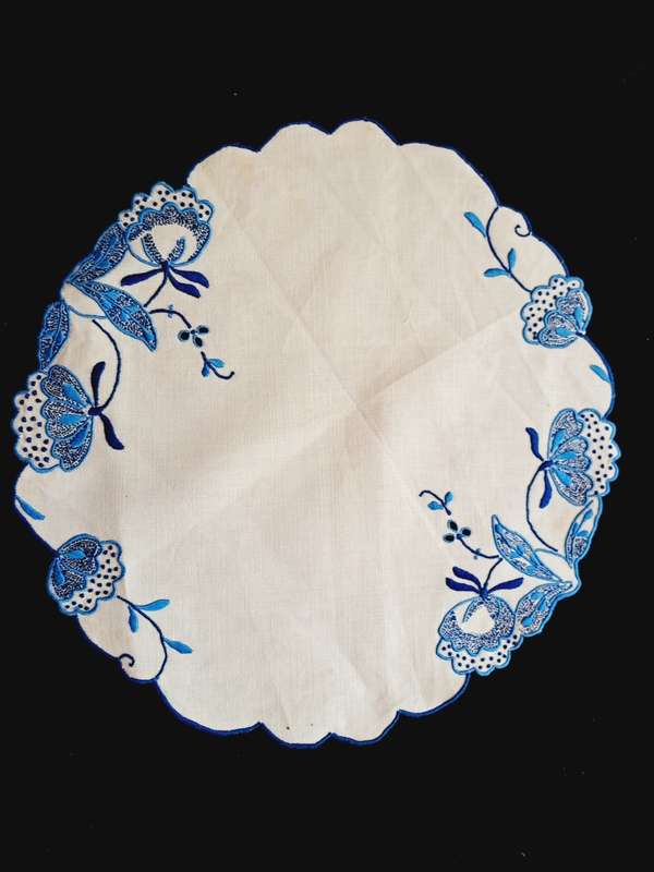 Round embroidered doily/ doilie  - 29cm