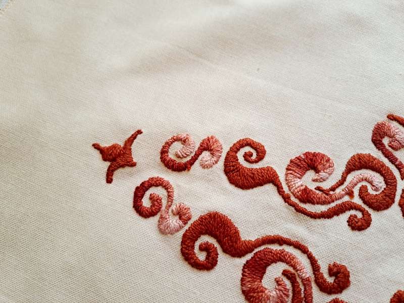 Embroidered tray cloth - cotton- cream - 32 x 48 cm