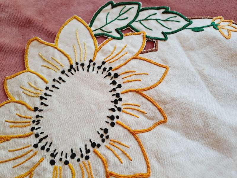 Linen embroidered tray cloth - sun flowers 29 x 42 cm