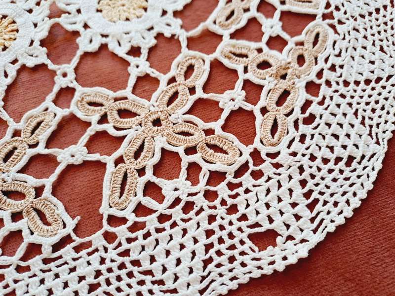 Crochet doily doilie 42 x 28 cm -small break