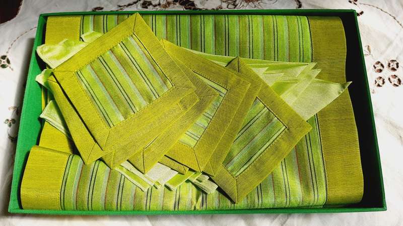 Set including silk runner, 6 place mats and 6 napkins - Cambodia - unused, as new