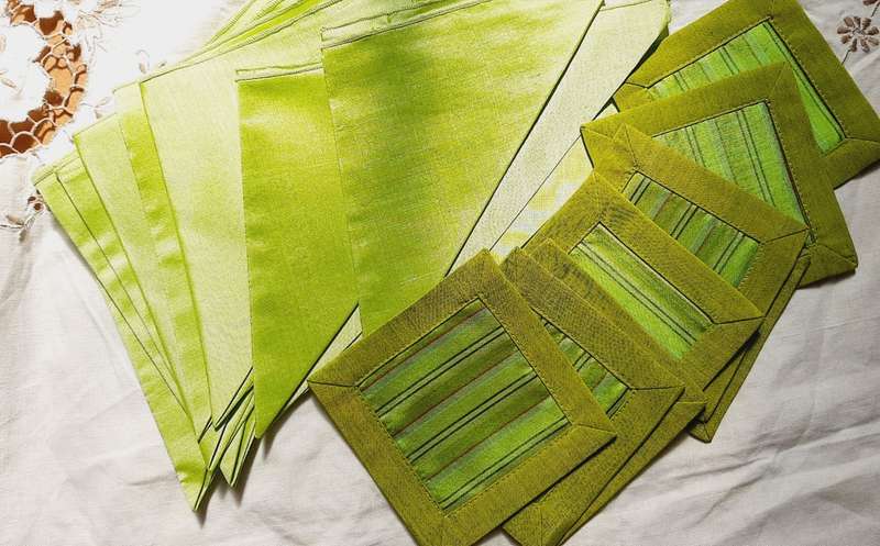Set including silk runner, 6 place mats and 6 napkins - Cambodia - unused, as new