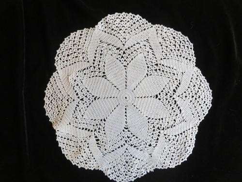 Crochet doily - 42cm