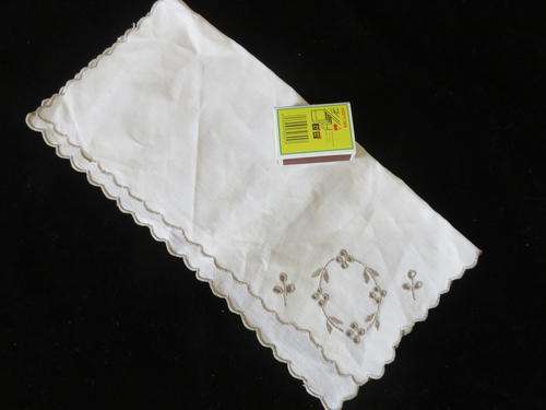 Embroidered serviette / napkin
