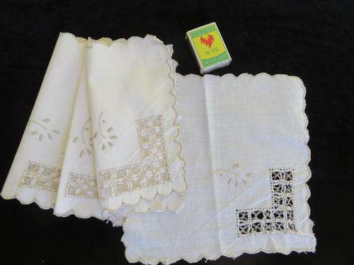 Set of 4 small cotton serviettes/ napkins