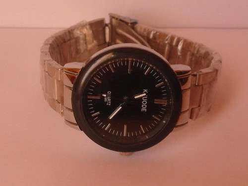 Women's Watch - Knuode K885 Round Fashion Analog with battery  (Black on Silwer)