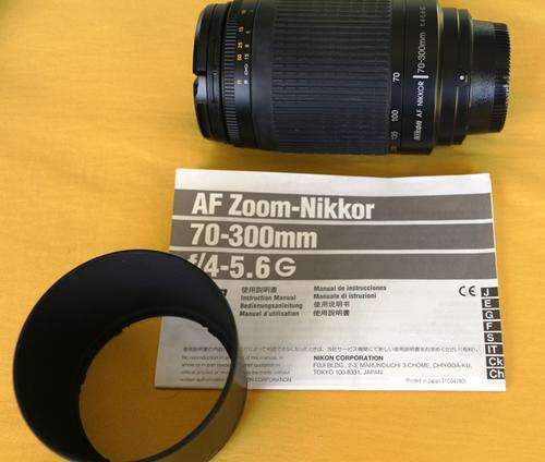 Nikon AF Zoom-Nikkor 70-300mm f4-5.6 G + Hood