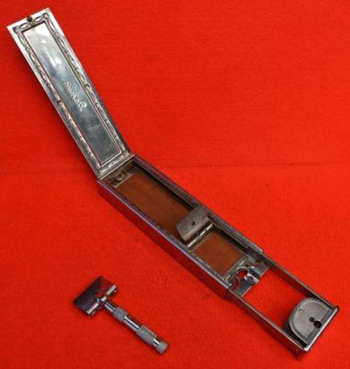 Antique Darwin Hollow ground De-luxe Safety Razor Sheffield  Patented 1933