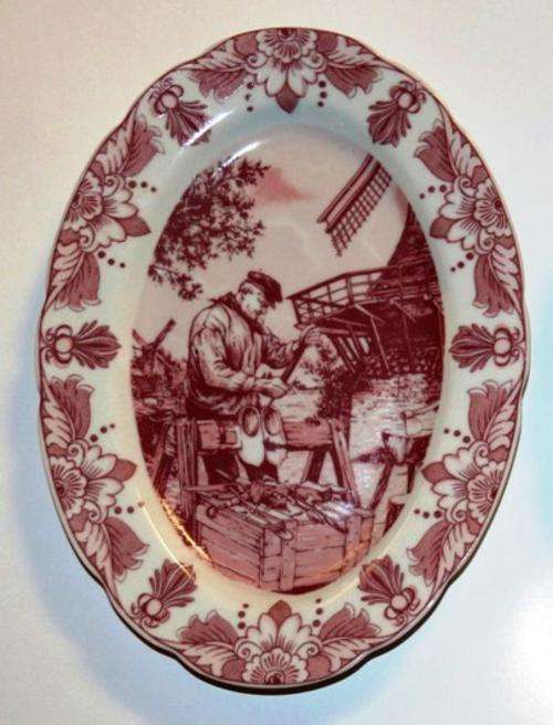 Delft Holland -  Special Limited Collectors Edition - The Old Clog Maker