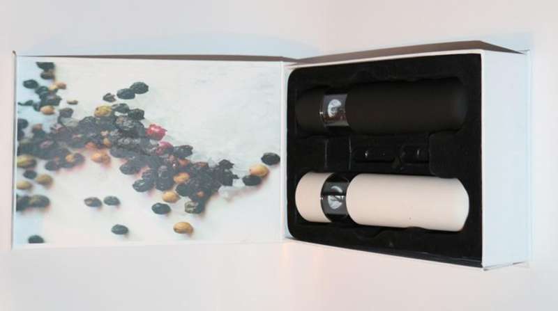 Salt and Pepper Set battery operated in box