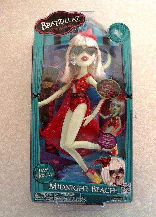 Bratz Doll - Glow in the dark - Midnight Beach - Jade J'ADORE - Bratzilla