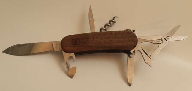 Victorinox Swiss Army knife Evowood 10 Walnut Scales Delemont Collection