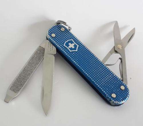 Swiss Army knife Ribbed Alox Classic SD Victorinox