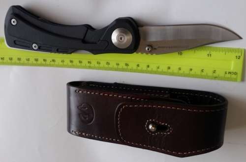 Leatherman Selway folding Pocket Knife Gut Hook with  comfort-grip handle. Leather Pouch