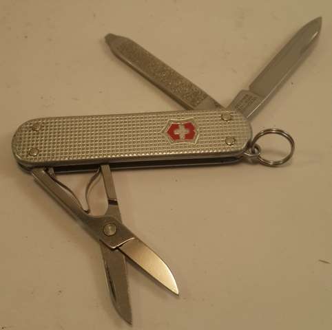 Swiss Army knife Ribbed Alox Classic SD  Victorinox