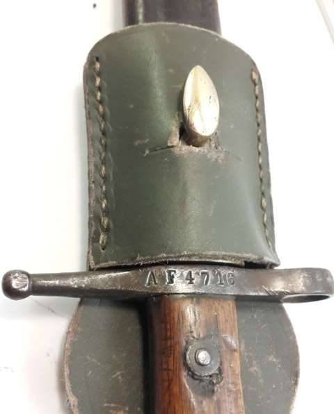 Italian model M1871 bayonet with scabbard and Frog Serial Number AF4716