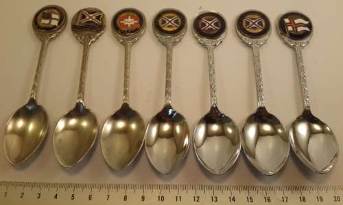 Collectable Spoons shipping Vintage seven pieces