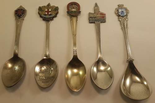 Vintage Set 5 tea spoons UK