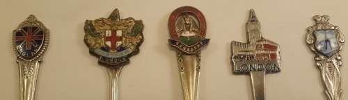 Vintage Set 5 tea spoons UK