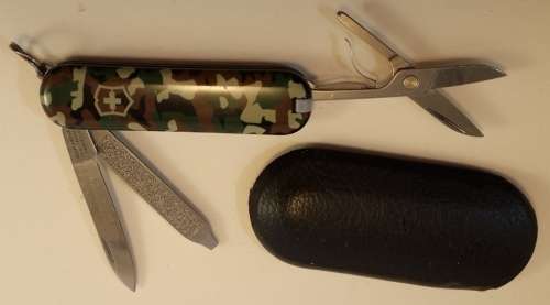Victorinox Swiss Army Knife - Classic SD Cammo with Pouch