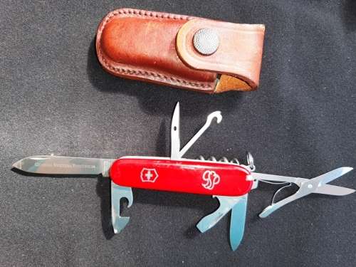 Swiss Army knife (Climber)  Victorinox Good Condition Red Scales with Guardia Svizzera Pontificia