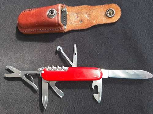Swiss Army knife (Climber)  Victorinox Good Condition Red Scales with Guardia Svizzera Pontificia